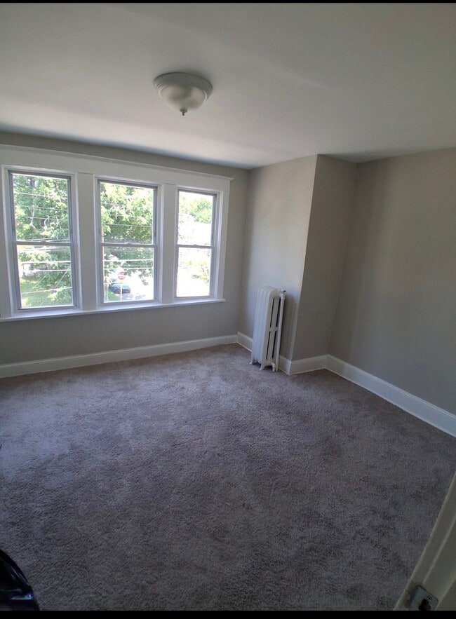 Building Photo - 538 Clifton Ave