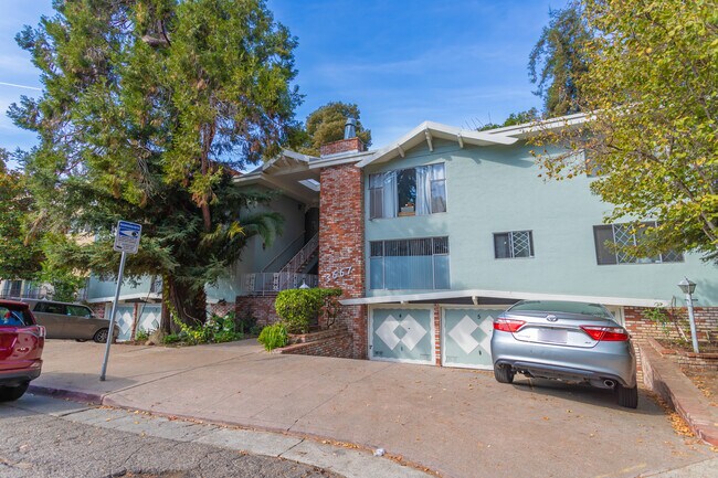 Building Photo - 3667 Dimond Ave