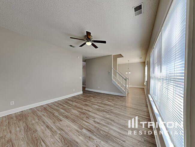 Foto del edificio - 63 Summer Brook Ct