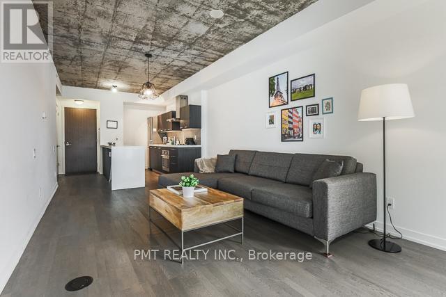 Photo du bâtiment - 560-560 King St W