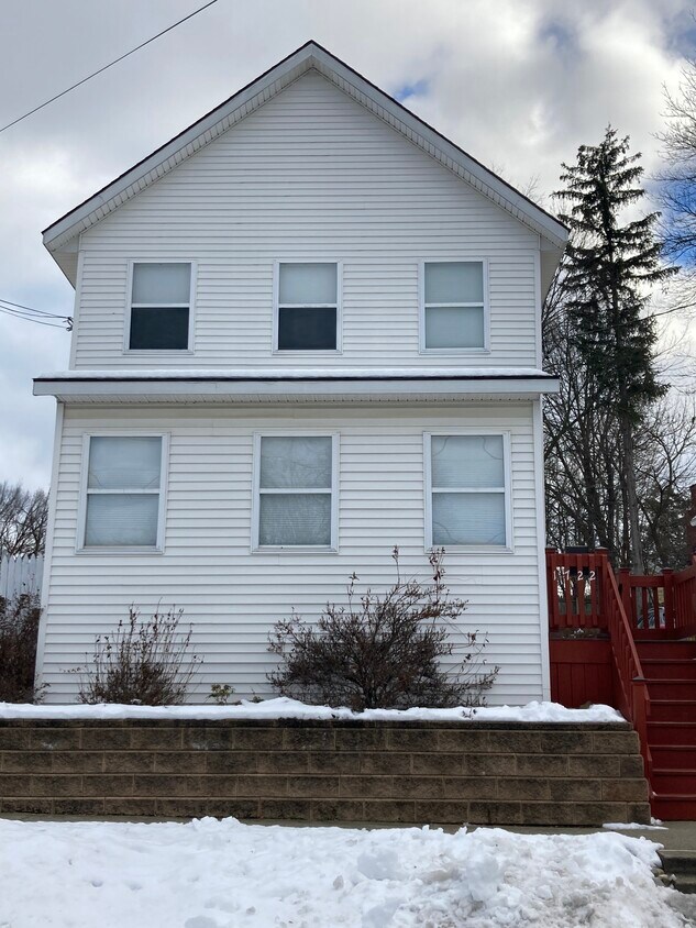 1722 4th St Unit Floor 1, Rensselaer, NY 12144 Apartments in