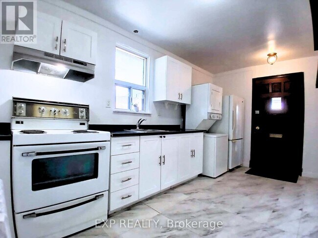 Building Photo - 310 Westwood Ave