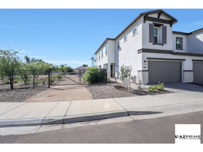 Building Photo - Stylish 3/2.5 Corner Lot Townhouse - Arabe...