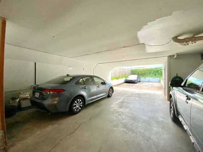 Foto del edificio - Bright 1BR in Central Richmond. PARKING! L...