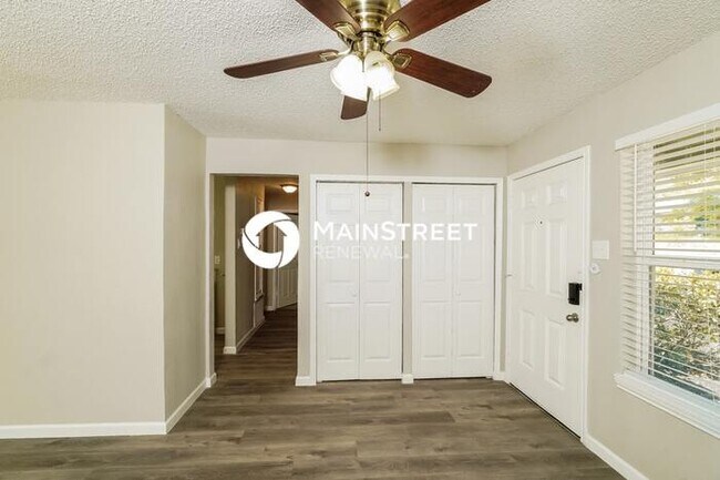 Building Photo - 3 Bedroom Pet-Friendly Home in San Antonio...