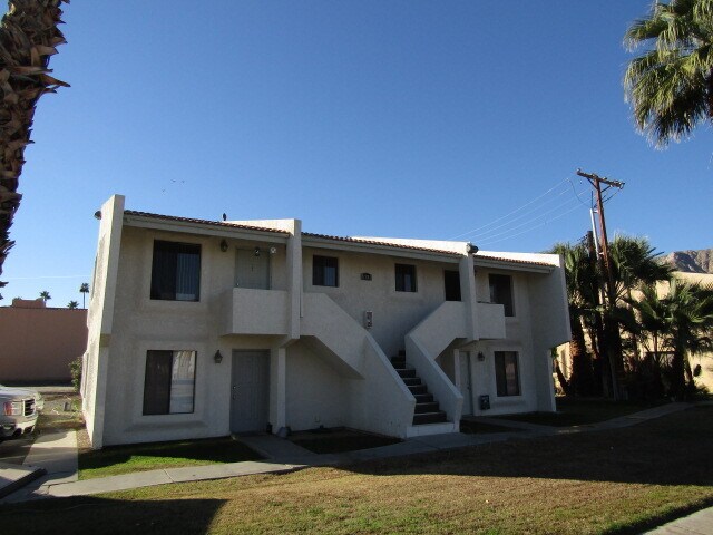 Front - 77855 Calle Tampico