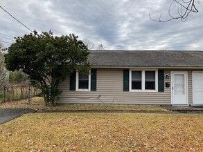 Building Photo - 1018 Davis St