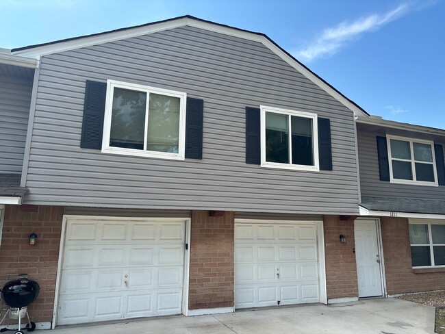 Building Photo - Kingsridge East Apartments