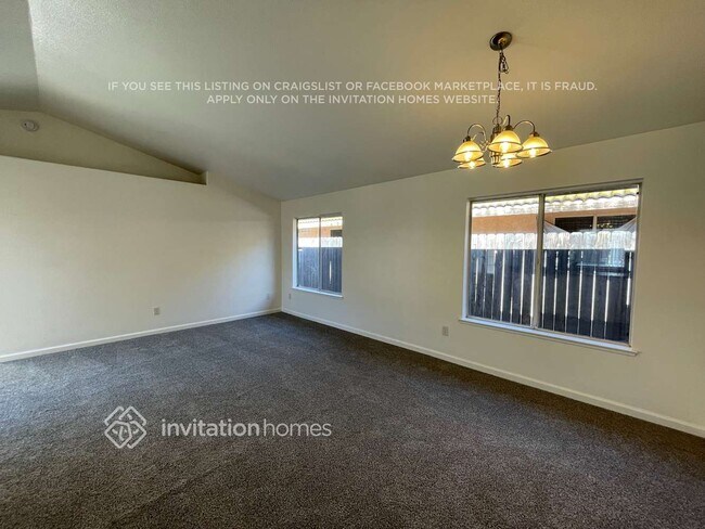 Foto del edificio - 1144 La Mesa St