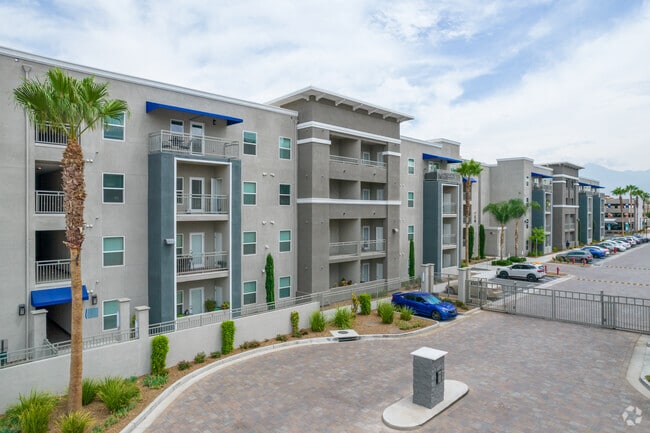 Building Photo - The Crossings at Redlands