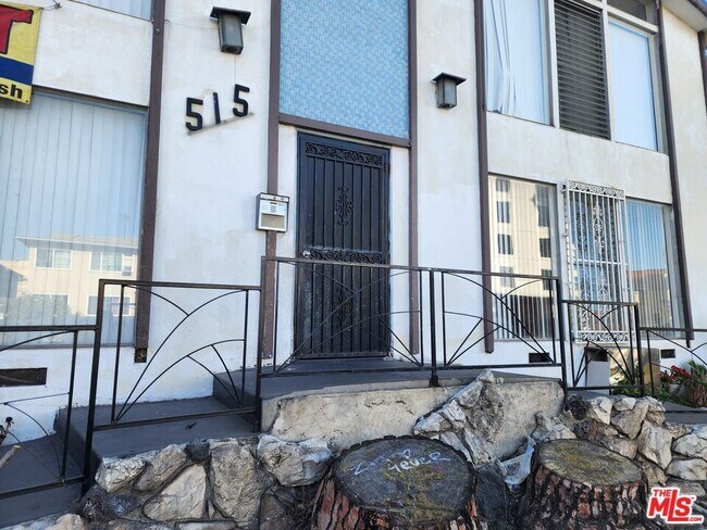 Foto del edificio - 515 S Manhattan Pl