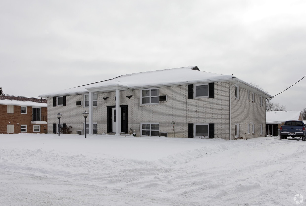 Building Photo - 220 Kennedy St