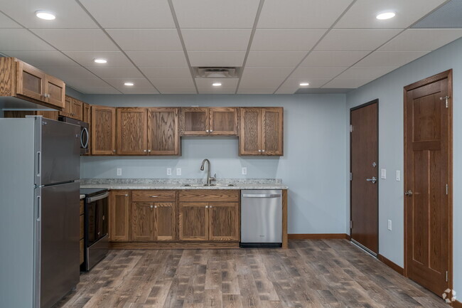 Building Photo - 513 N Riverfront Dr