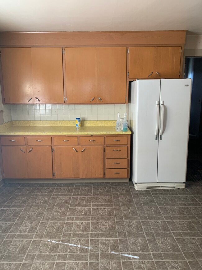 Kitchen - 1626 Kearney Ave