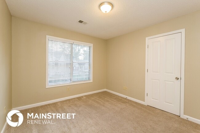 Building Photo - 1107 Langrage Dr SW