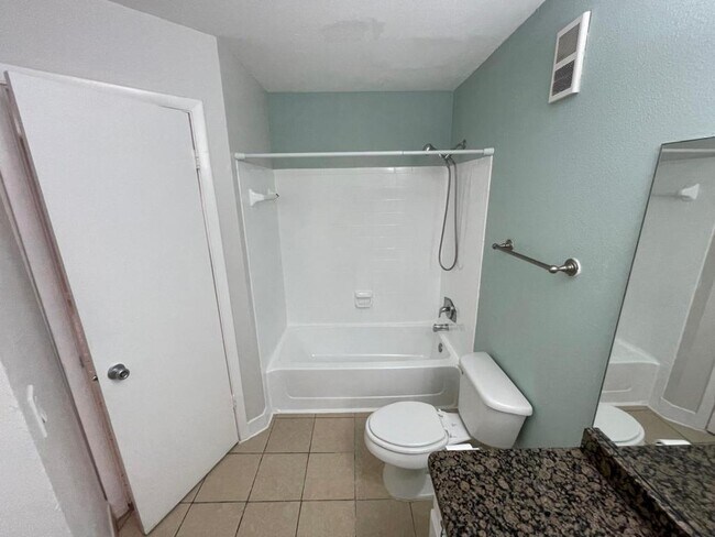 Foto del edificio - 4708 Walden Cir