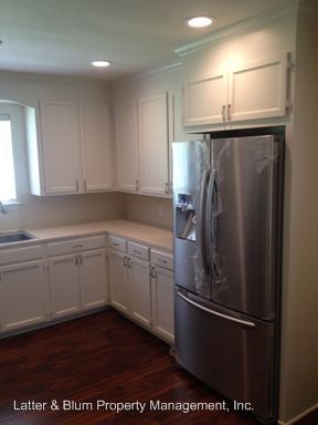 Building Photo - 2225 Brentwood Dr