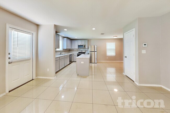 Building Photo - 10718 Castello Cyn