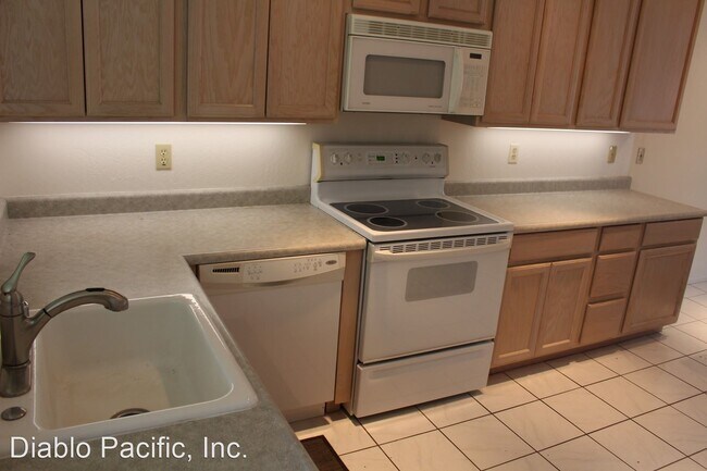 Building Photo - 2 br, 1 bath House - 19 Monte Cresta Ave #19