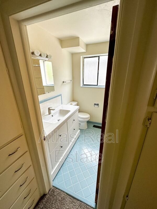 Foto del edificio - 1365 Emery St W