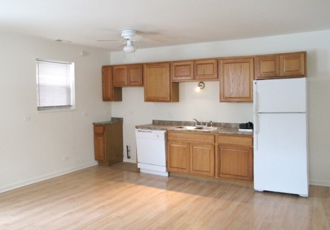 Foto del edificio - 8052 S Kingston Ave