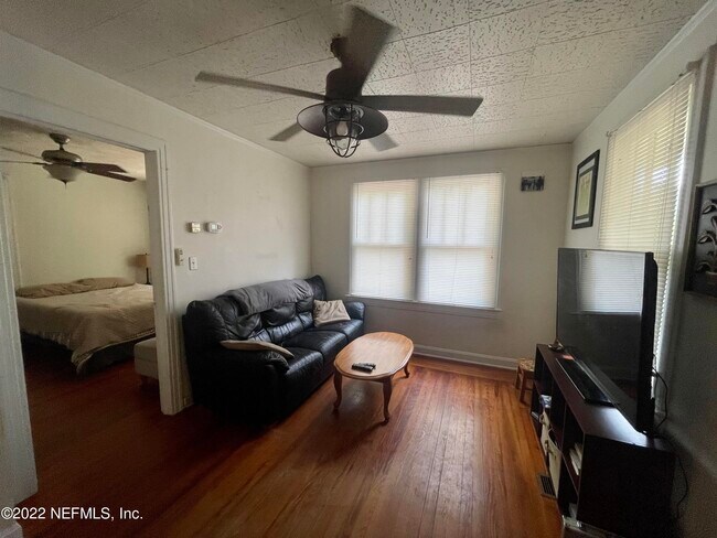 Building Photo - 4428 Irvington Ave