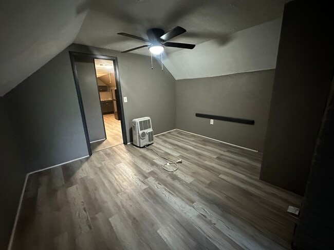 Building Photo - 1311 E 187th St