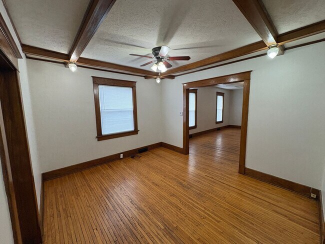 Foto del edificio - 1234 Goodhue Blvd