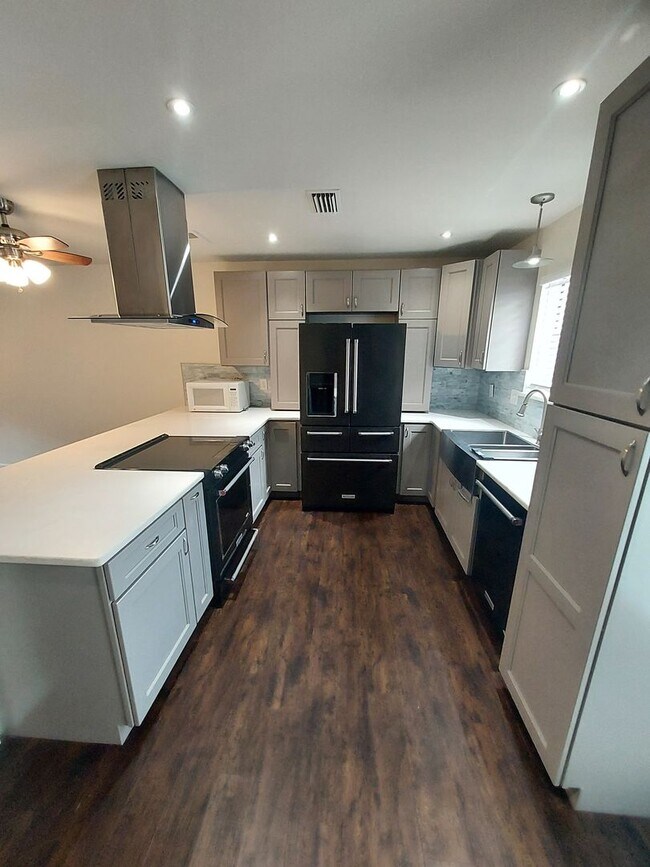 Foto del edificio - 4390 Stumberg Ln