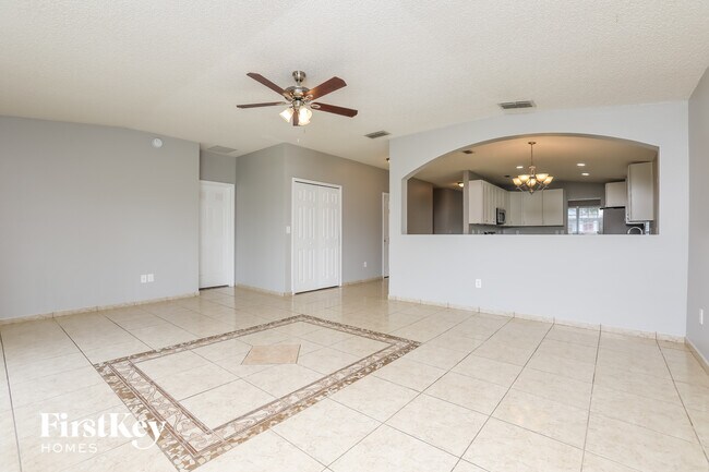 Foto del edificio - 1739 Crowned Ave