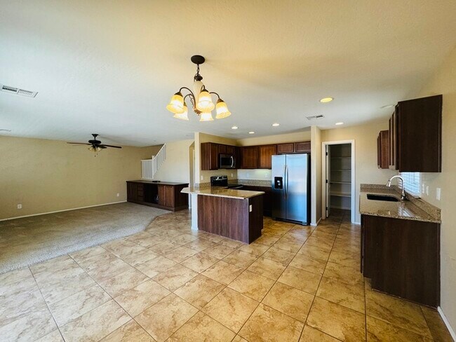 Building Photo - 4 bedroom home