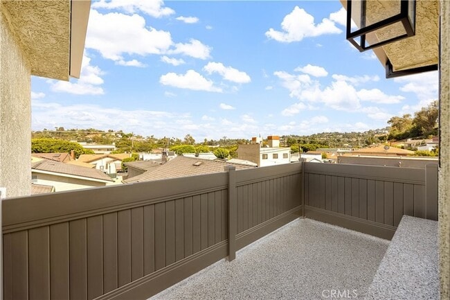 Photo - 4038 1/4 Somers Avenue Townhome