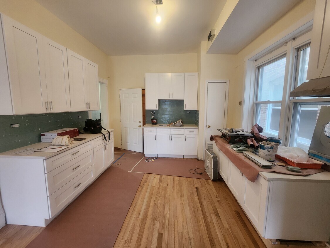 Foto principal - 1420 N Western Ave