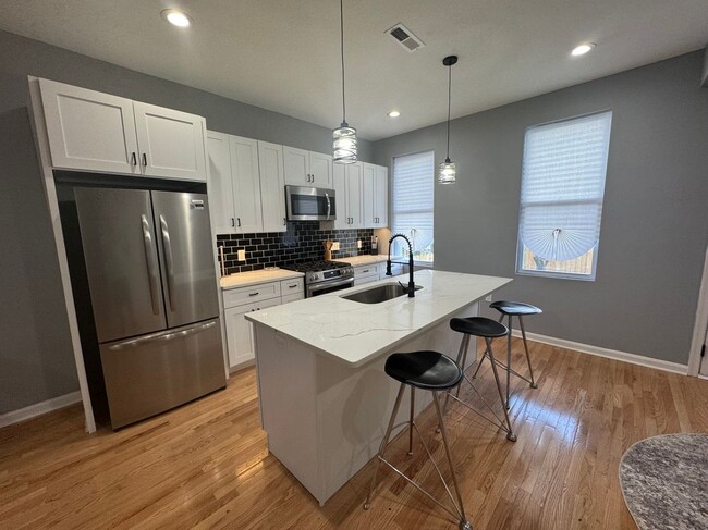Foto del edificio - 3920 Ridgewood Ave