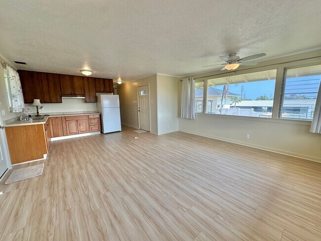 Foto del edificio - Newly Renovated 700 Sq. Ft. Attached Studio for Rent – Wailuku