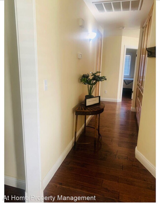 Foto del edificio - 4 br, 3 bath House - 10212 Planebrook Ave