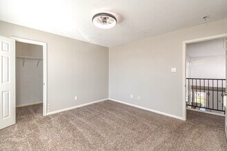 Building Photo - 245 Lake Estates Dr