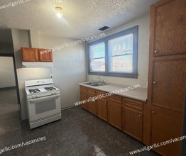 Building Photo - 3713 Hemlock St