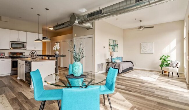 Building Photo - 3421 Arapahoe St