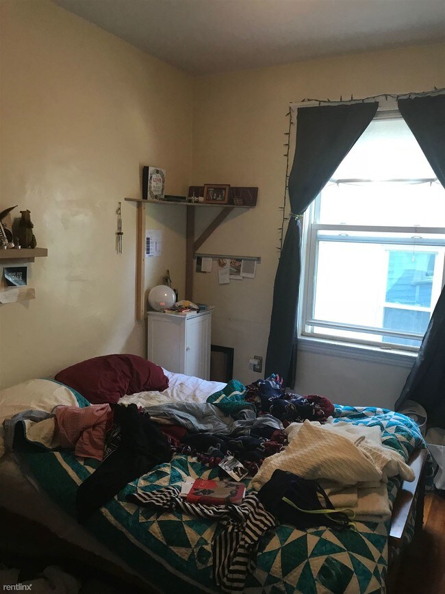 Building Photo - 3 br, 1 bath  - 17 Mount Ida Rd # 2-HOUSE