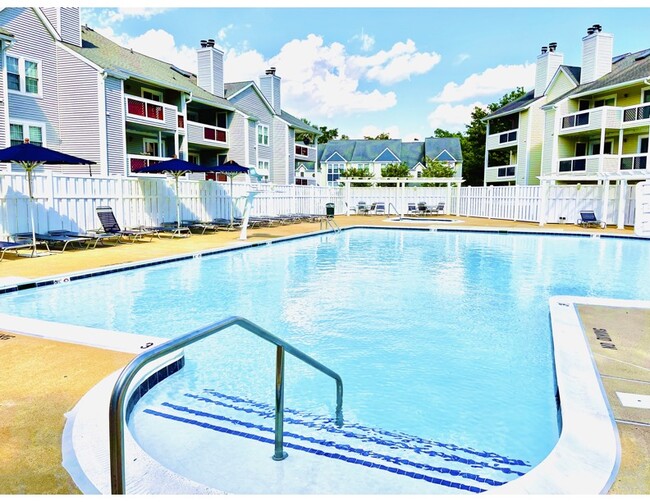 Condo Pool - 12920 Grays Pointe Rd