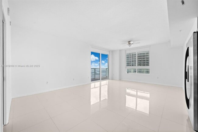 Building Photo - 1900 N Bayshore Dr