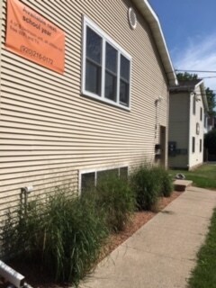 Front walkway view - 732 Wisconsin St