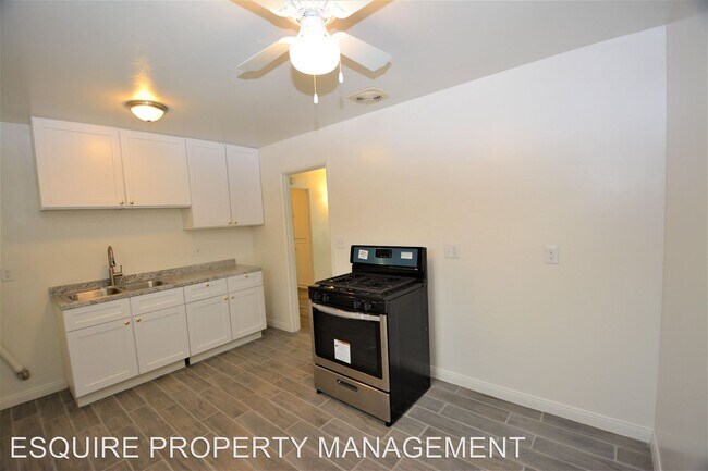 Foto del edificio - 2129-29 Raemere St