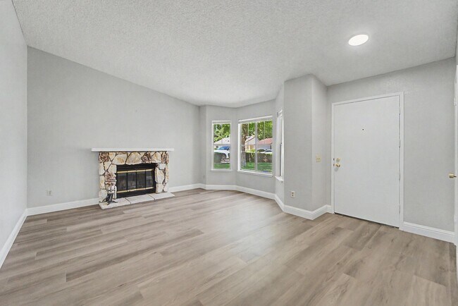 Building Photo - 2 Bedroom 2 bathroom Northside of Yuba City