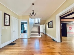 Building Photo - 671 Prospect St