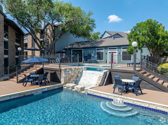 Pool - Silver Creek Apartments