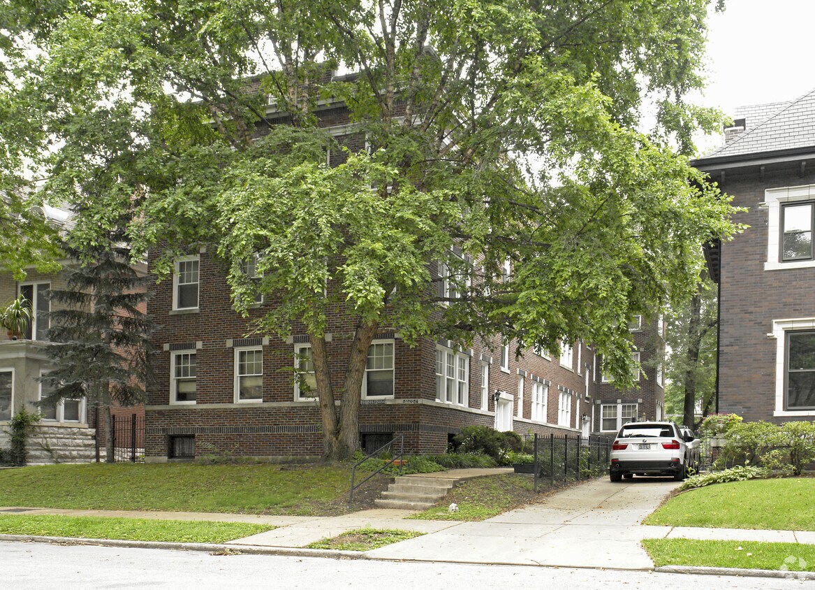 Foto del edificio - 5050-5054 Washington Pl
