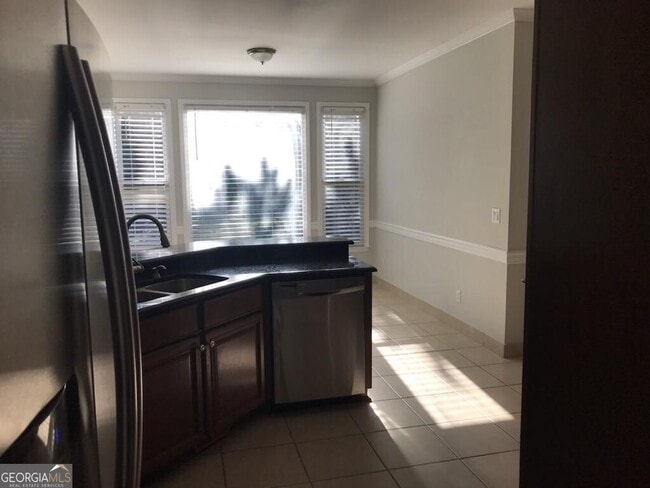 Foto del edificio - 230 Ridgewood Dr