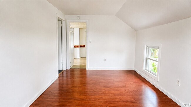 Foto del edificio - 709 S James St